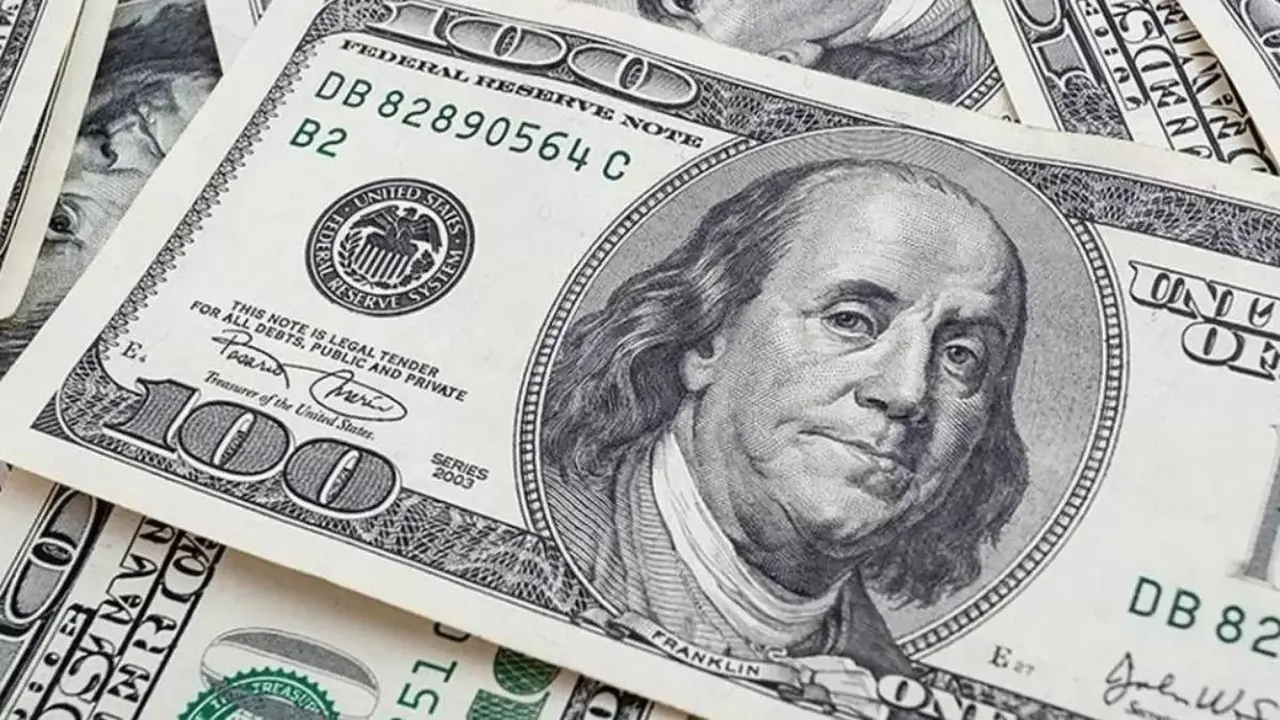 تغيرات غير متوقعة في سعر الدولار أمام الجنيه المصري خلال تعاملات يوم الاثنين